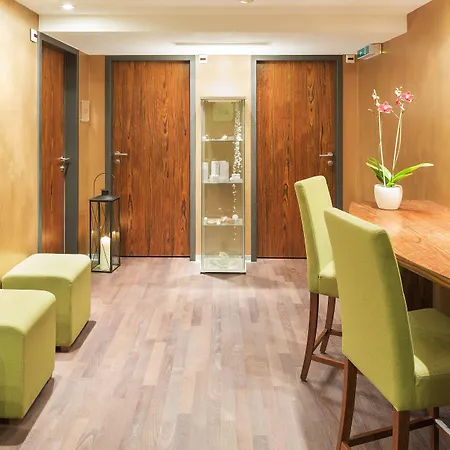 Spinne Hotel